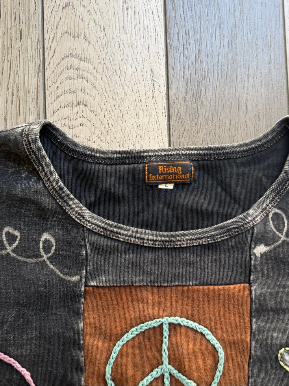 Vintage Rising International Black Peace-Sign Patch Long Sleeve Top L - Picture 2 of 5